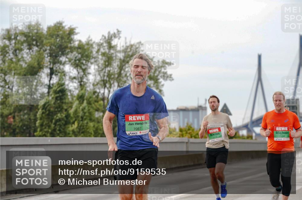 03.10.2025 - Köhlbrandbrückenlauf Michael Burmester http://msf.ph/oto/9159535 03.10.2025 15:45:30 Position 3 7087, 7104 meine-sportfotos.de
