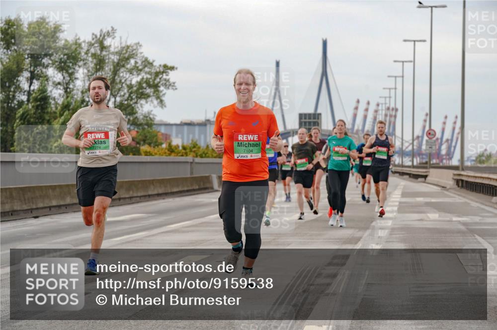 03.10.2025 - Köhlbrandbrückenlauf Michael Burmester http://msf.ph/oto/9159538 03.10.2025 15:45:32 Position 3 7274, 7104 meine-sportfotos.de