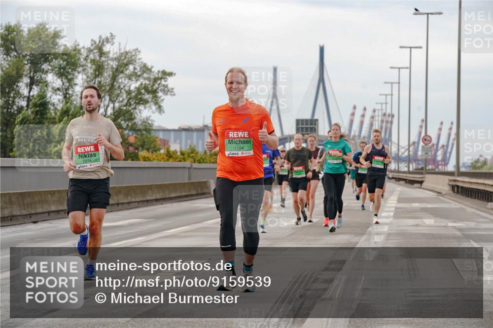 03.10.2025 - Köhlbrandbrückenlauf Michael Burmester http://msf.ph/oto/9159539 03.10.2025 15:45:32 Position 3 7274, 7104 meine-sportfotos.de