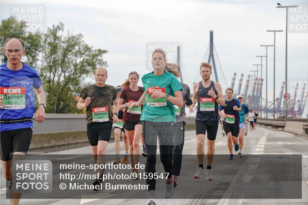 03.10.2025 - Köhlbrandbrückenlauf Michael Burmester http://msf.ph/oto/9159547 03.10.2025 15:45:37 Position 3 9226, 9087, 7051, 9438, 7131 meine-sportfotos.de