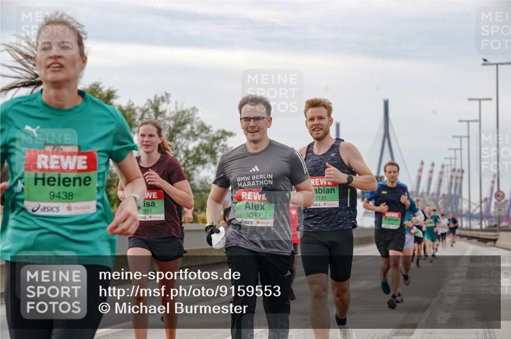03.10.2025 - Köhlbrandbrückenlauf Michael Burmester http://msf.ph/oto/9159553 03.10.2025 15:45:39 Position 3 9438, 7051, 9340, 7131 meine-sportfotos.de