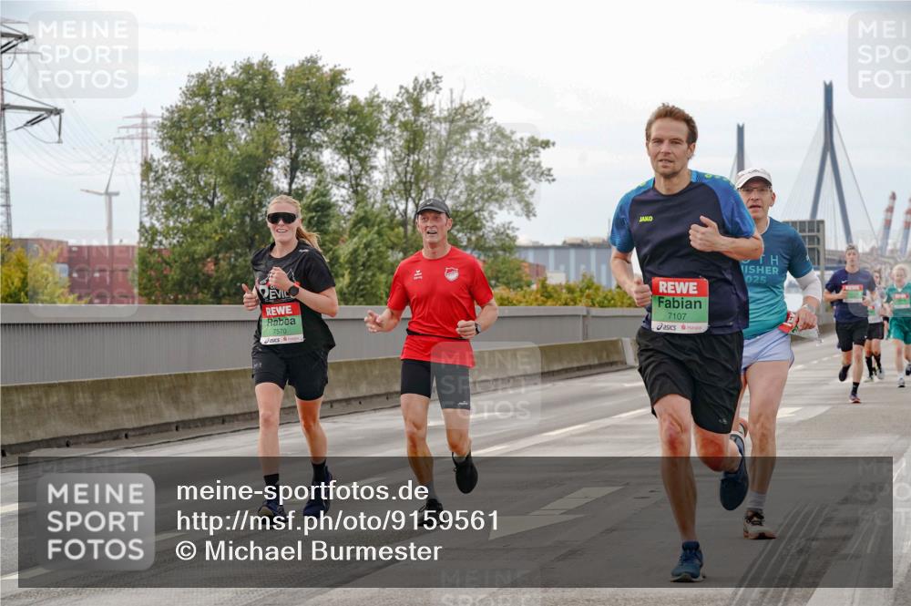 03.10.2025 - Köhlbrandbrückenlauf Michael Burmester http://msf.ph/oto/9159561 03.10.2025 15:45:43 Position 3 7570, 7107, 025 meine-sportfotos.de