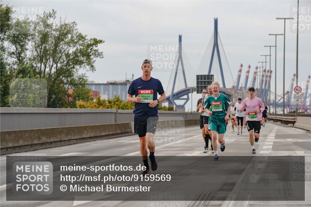 03.10.2025 - Köhlbrandbrückenlauf Michael Burmester http://msf.ph/oto/9159569 03.10.2025 15:45:48 Position 3 9668 meine-sportfotos.de