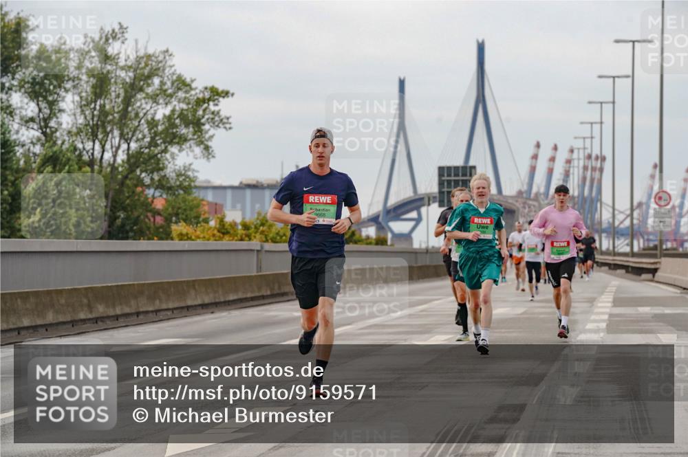 03.10.2025 - Köhlbrandbrückenlauf Michael Burmester http://msf.ph/oto/9159571 03.10.2025 15:45:48 Position 3 9668 meine-sportfotos.de