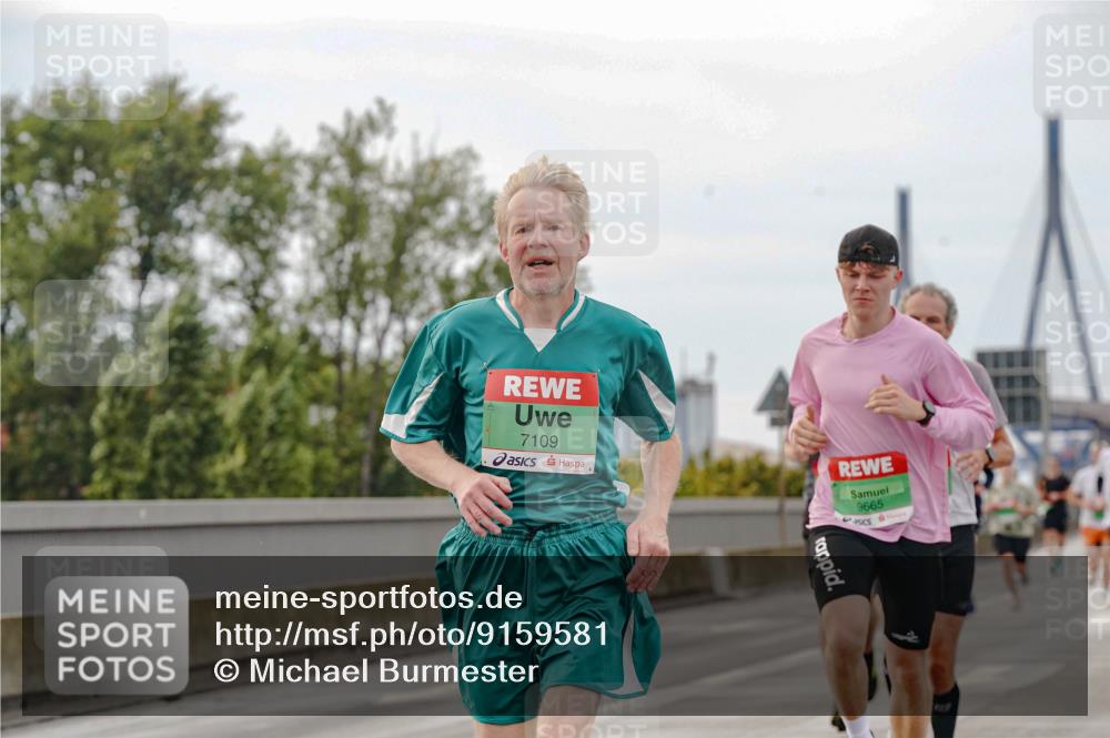 03.10.2025 - Köhlbrandbrückenlauf Michael Burmester http://msf.ph/oto/9159581 03.10.2025 15:45:53 Position 3 7109, 9665 meine-sportfotos.de