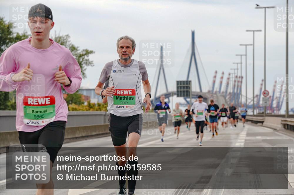 03.10.2025 - Köhlbrandbrückenlauf Michael Burmester http://msf.ph/oto/9159585 03.10.2025 15:45:55 Position 3 9665, 9057 meine-sportfotos.de