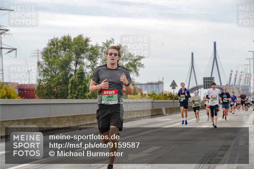 03.10.2025 - Köhlbrandbrückenlauf Michael Burmester http://msf.ph/oto/9159587 03.10.2025 15:45:58 Position 3 9521 meine-sportfotos.de