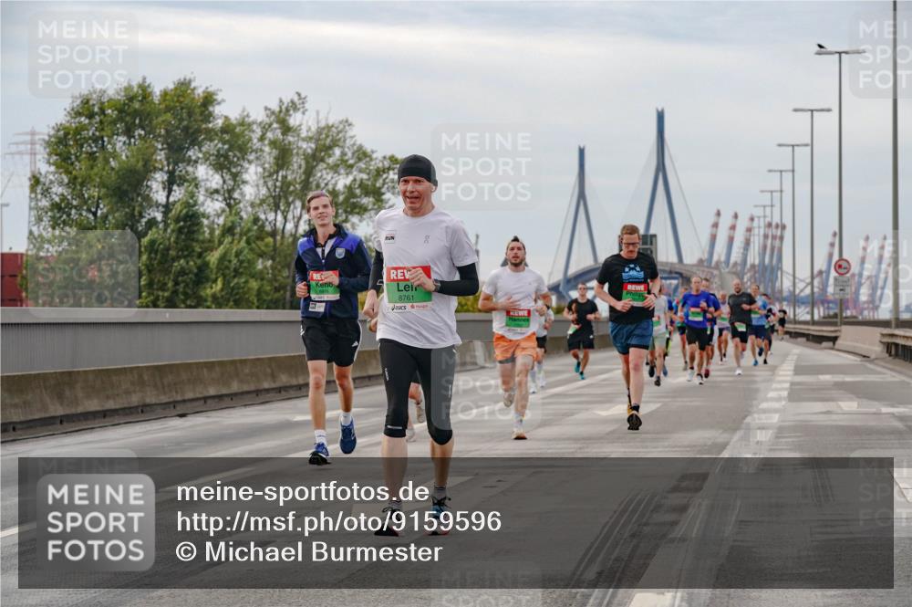 03.10.2025 - Köhlbrandbrückenlauf Michael Burmester http://msf.ph/oto/9159596 03.10.2025 15:46:03 Position 3 8761 meine-sportfotos.de