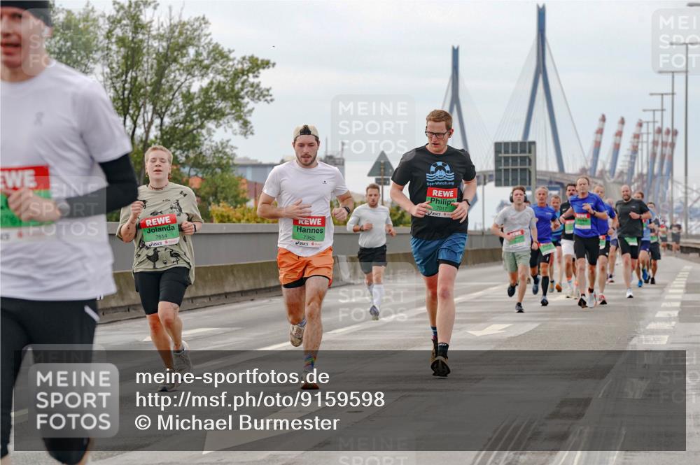 03.10.2025 - Köhlbrandbrückenlauf Michael Burmester http://msf.ph/oto/9159598 03.10.2025 15:46:05 Position 3 5766, 7614, 7352, 7017 meine-sportfotos.de