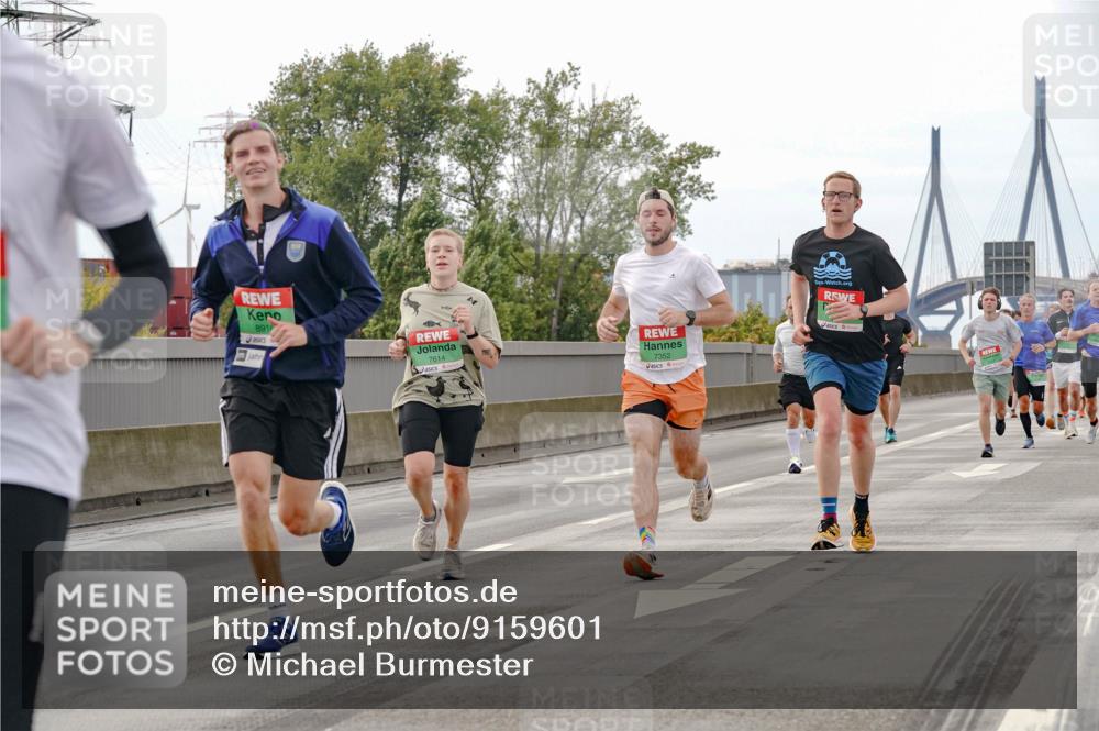 03.10.2025 - Köhlbrandbrückenlauf Michael Burmester http://msf.ph/oto/9159601 03.10.2025 15:46:06 Position 3 891, 7614, 7352 meine-sportfotos.de