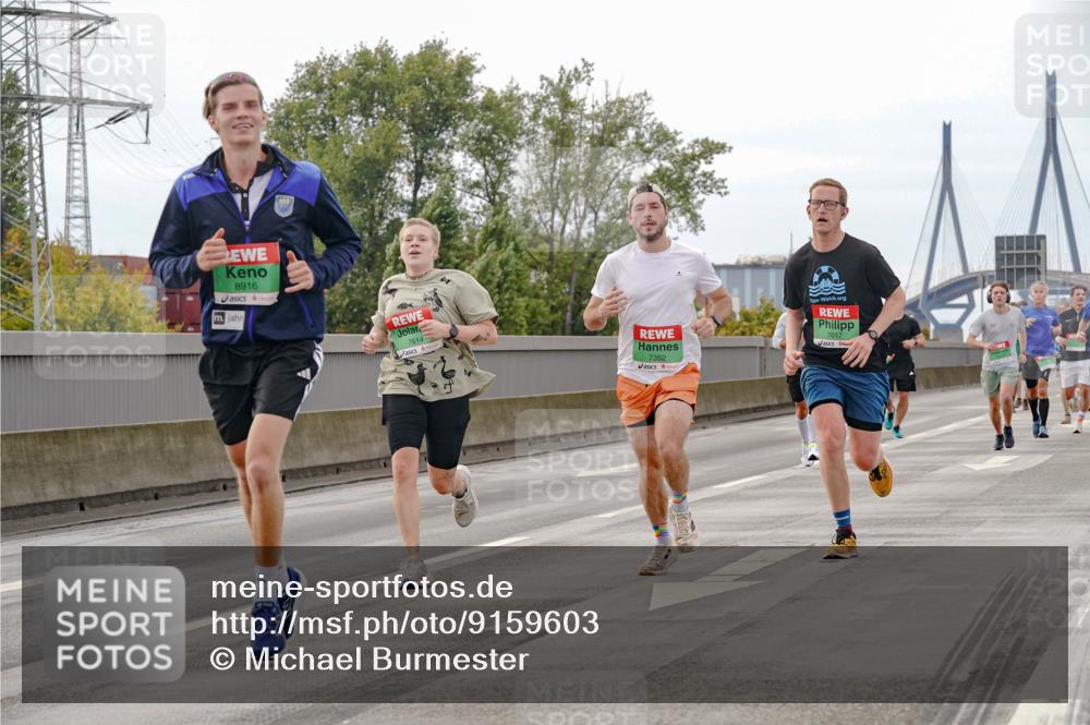 03.10.2025 - Köhlbrandbrückenlauf Michael Burmester http://msf.ph/oto/9159603 03.10.2025 15:46:06 Position 3 8916, 7614, 7352, 7017 meine-sportfotos.de