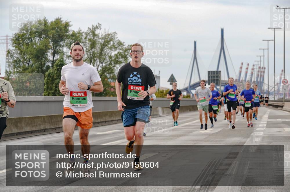 03.10.2025 - Köhlbrandbrückenlauf Michael Burmester http://msf.ph/oto/9159604 03.10.2025 15:46:07 Position 3 7352, 701 meine-sportfotos.de