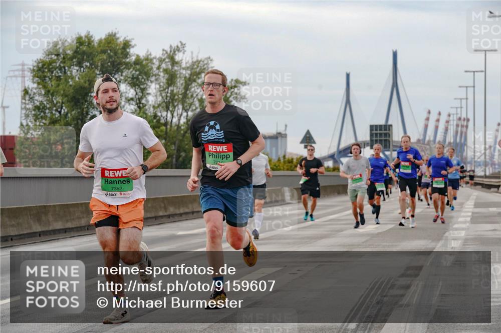 03.10.2025 - Köhlbrandbrückenlauf Michael Burmester http://msf.ph/oto/9159607 03.10.2025 15:46:08 Position 3 7352, 7017 meine-sportfotos.de