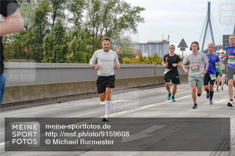 03.10.2025 - Köhlbrandbrückenlauf Michael Burmester http://msf.ph/oto/9159608 03.10.2025 15:46:10 Position 3 361, 9223 meine-sportfotos.de