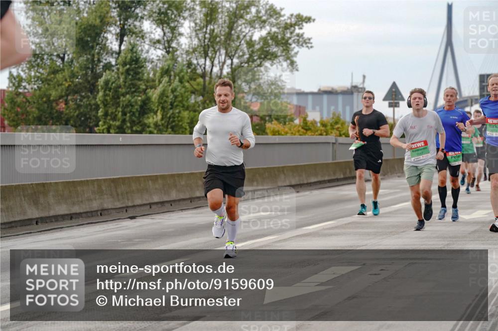 03.10.2025 - Köhlbrandbrückenlauf Michael Burmester http://msf.ph/oto/9159609 03.10.2025 15:46:10 Position 3 361, 3, 7117, 9223 meine-sportfotos.de