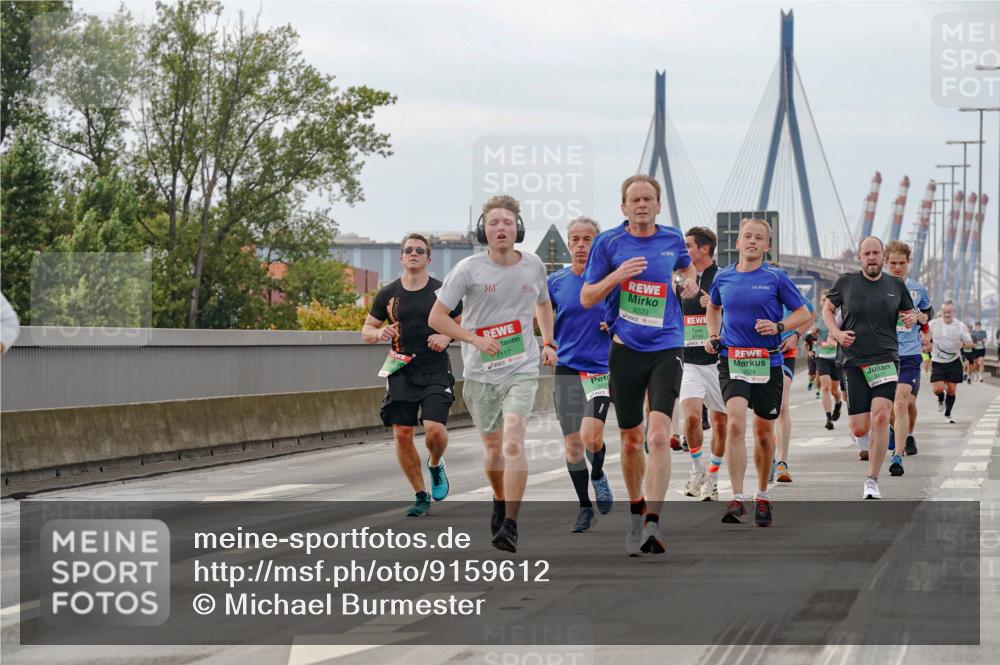 03.10.2025 - Köhlbrandbrückenlauf Michael Burmester http://msf.ph/oto/9159612 03.10.2025 15:46:11 Position 3 361, 117, 9223, 224 meine-sportfotos.de