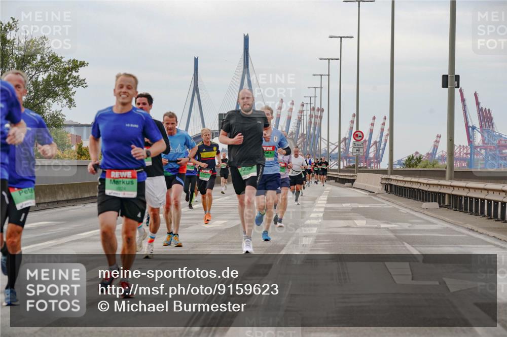 03.10.2025 - Köhlbrandbrückenlauf Michael Burmester http://msf.ph/oto/9159623 03.10.2025 15:46:15 Position 3 66, 0, 12, 5 meine-sportfotos.de