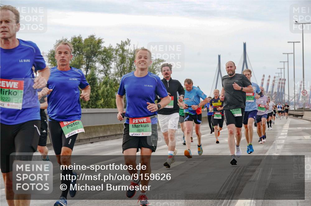 03.10.2025 - Köhlbrandbrückenlauf Michael Burmester http://msf.ph/oto/9159626 03.10.2025 15:46:16 Position 3 9223, 1, 9227, 9224, 9577 meine-sportfotos.de