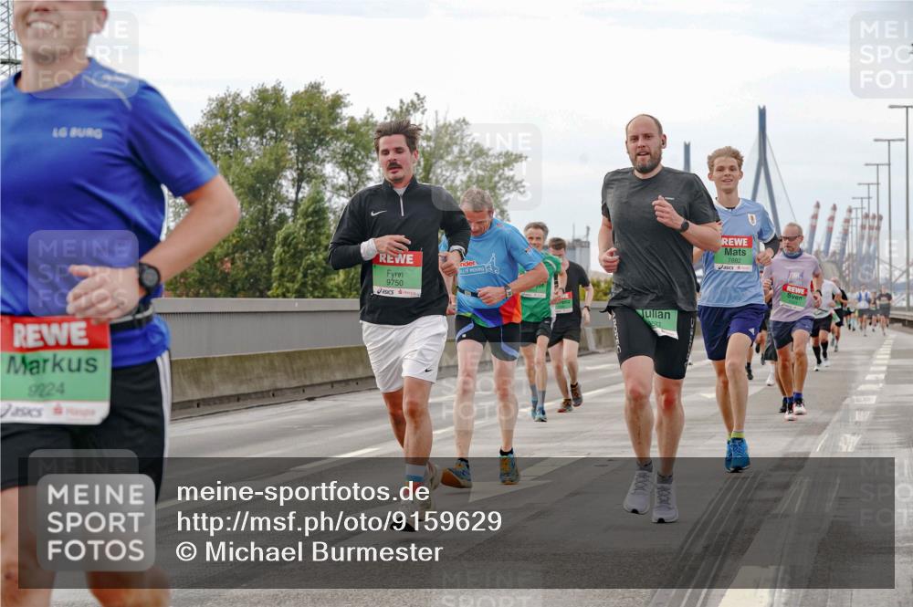 03.10.2025 - Köhlbrandbrückenlauf Michael Burmester http://msf.ph/oto/9159629 03.10.2025 15:46:17 Position 3 9224, 9750, 577, 7882 meine-sportfotos.de