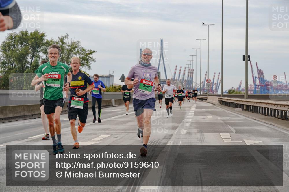 03.10.2025 - Köhlbrandbrückenlauf Michael Burmester http://msf.ph/oto/9159640 03.10.2025 15:46:21 Position 3 9659, 9086, 7121 meine-sportfotos.de