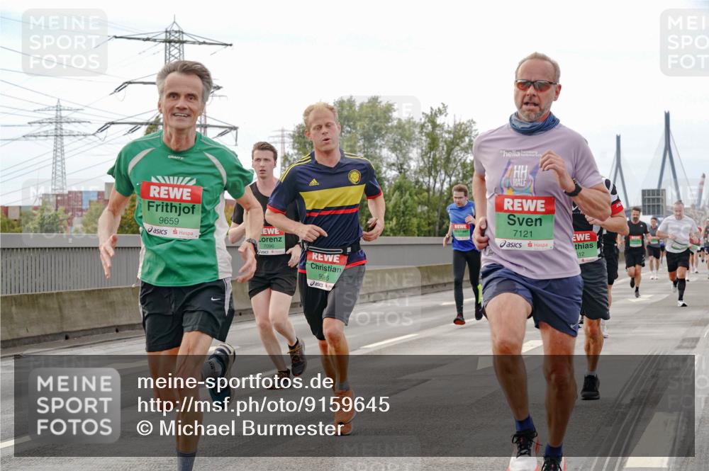 03.10.2025 - Köhlbrandbrückenlauf Michael Burmester http://msf.ph/oto/9159645 03.10.2025 15:46:23 Position 3 9659, 7096, 9086, 7121, 512 meine-sportfotos.de