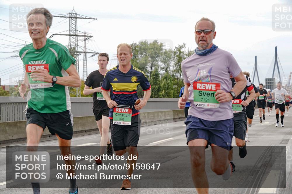 03.10.2025 - Köhlbrandbrückenlauf Michael Burmester http://msf.ph/oto/9159647 03.10.2025 15:46:23 Position 3 4605, 70, 9086, 7121, 512 meine-sportfotos.de