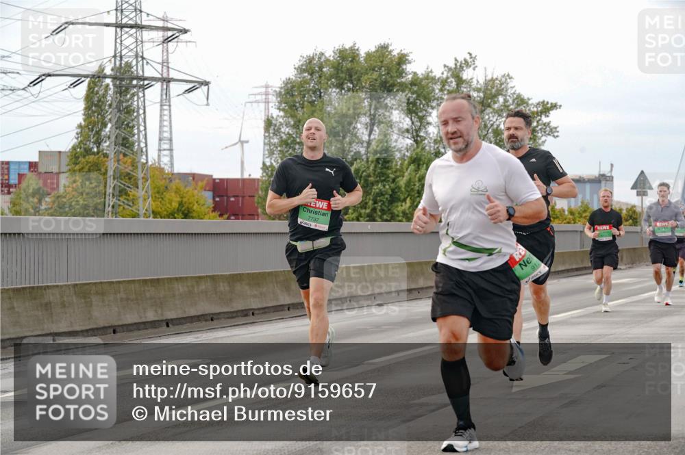 03.10.2025 - Köhlbrandbrückenlauf Michael Burmester http://msf.ph/oto/9159657 03.10.2025 15:46:29 Position 3 7737, 912 meine-sportfotos.de