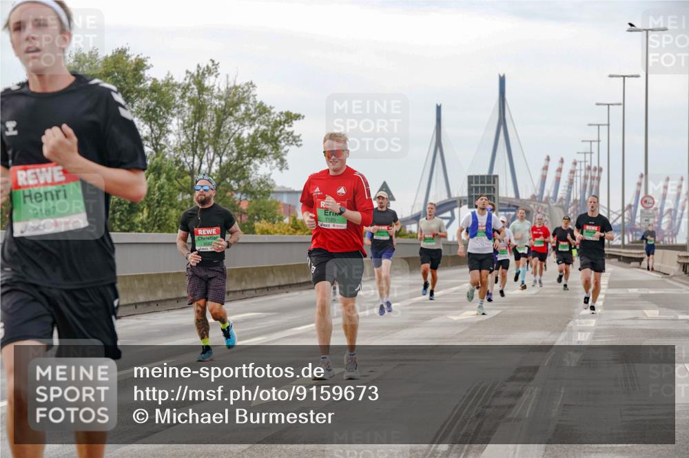03.10.2025 - Köhlbrandbrückenlauf Michael Burmester http://msf.ph/oto/9159673 03.10.2025 15:46:37 Position 3 9187, 7120 meine-sportfotos.de