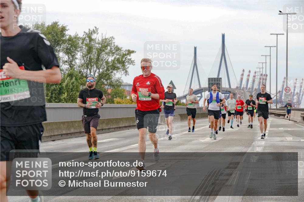 03.10.2025 - Köhlbrandbrückenlauf Michael Burmester http://msf.ph/oto/9159674 03.10.2025 15:46:37 Position 3 9187, 7120 meine-sportfotos.de
