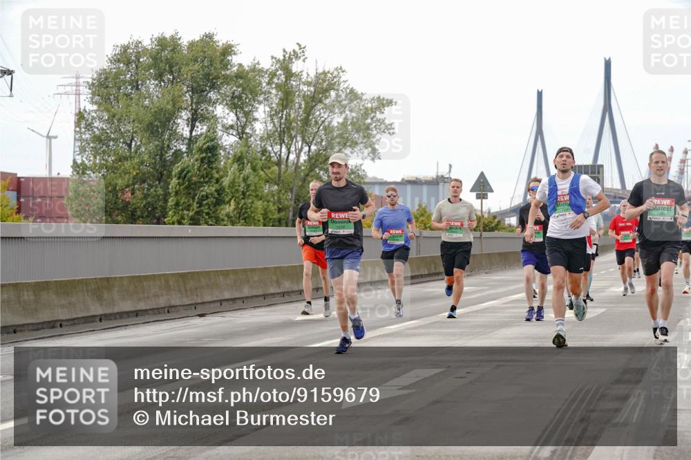 03.10.2025 - Köhlbrandbrückenlauf Michael Burmester http://msf.ph/oto/9159679 03.10.2025 15:46:41 Position 3 7238, 7244, 7101 meine-sportfotos.de