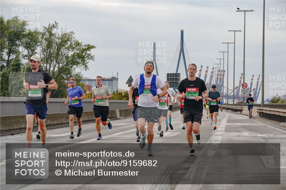 03.10.2025 - Köhlbrandbrückenlauf Michael Burmester http://msf.ph/oto/9159682 03.10.2025 15:46:42 Position 3 7238, 7244, 7101, 12, 5 meine-sportfotos.de