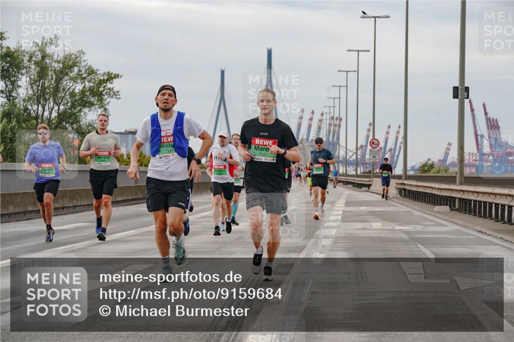 03.10.2025 - Köhlbrandbrückenlauf Michael Burmester http://msf.ph/oto/9159684 03.10.2025 15:46:43 Position 3 7244, 7101 meine-sportfotos.de