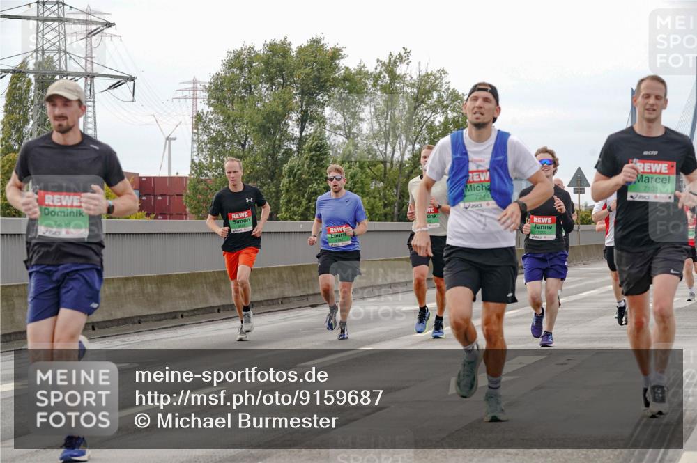 03.10.2025 - Köhlbrandbrückenlauf Michael Burmester http://msf.ph/oto/9159687 03.10.2025 15:46:44 Position 3 7238, 7244, 7101 meine-sportfotos.de
