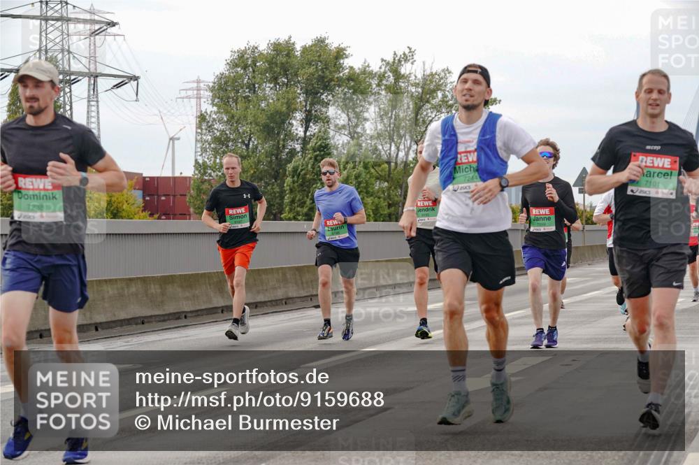03.10.2025 - Köhlbrandbrückenlauf Michael Burmester http://msf.ph/oto/9159688 03.10.2025 15:46:44 Position 3 7238, 7244, 9195, 7059, 7101 meine-sportfotos.de