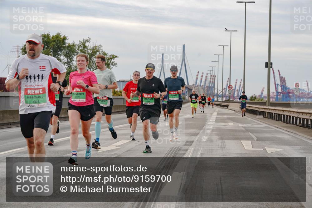03.10.2025 - Köhlbrandbrückenlauf Michael Burmester http://msf.ph/oto/9159700 03.10.2025 15:46:49 Position 3 9398, 9370, 7225, 7187 meine-sportfotos.de