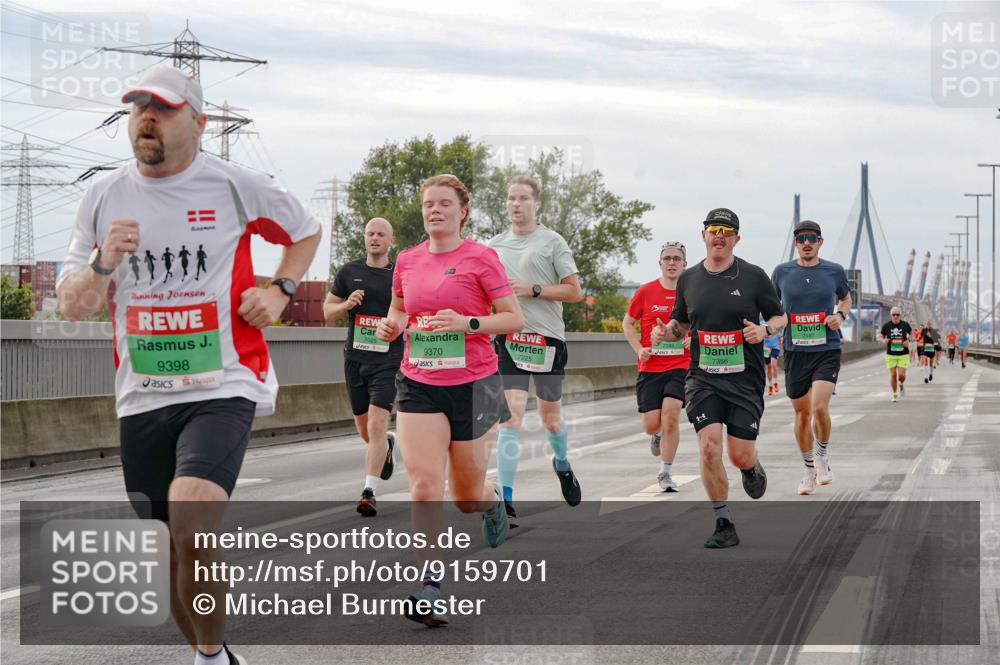 03.10.2025 - Köhlbrandbrückenlauf Michael Burmester http://msf.ph/oto/9159701 03.10.2025 15:46:50 Position 3 9398, 9370, 7225, 7356, 7187 meine-sportfotos.de