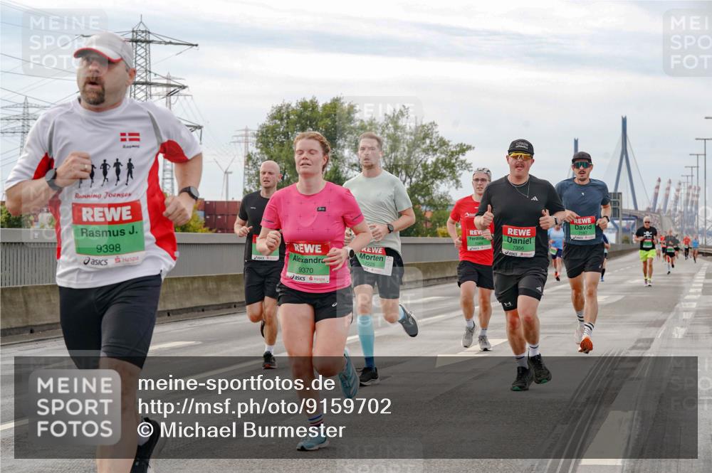 03.10.2025 - Köhlbrandbrückenlauf Michael Burmester http://msf.ph/oto/9159702 03.10.2025 15:46:50 Position 3 9398, 9370, 7225, 7356, 17 meine-sportfotos.de