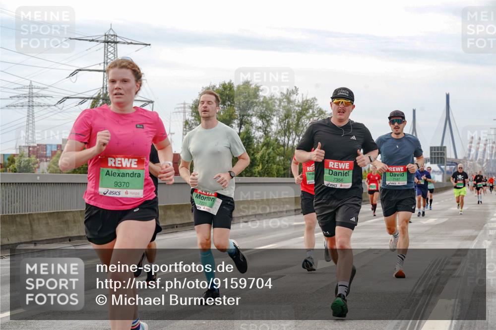 03.10.2025 - Köhlbrandbrückenlauf Michael Burmester http://msf.ph/oto/9159704 03.10.2025 15:46:51 Position 3 9370, 7225, 7356, 7187 meine-sportfotos.de