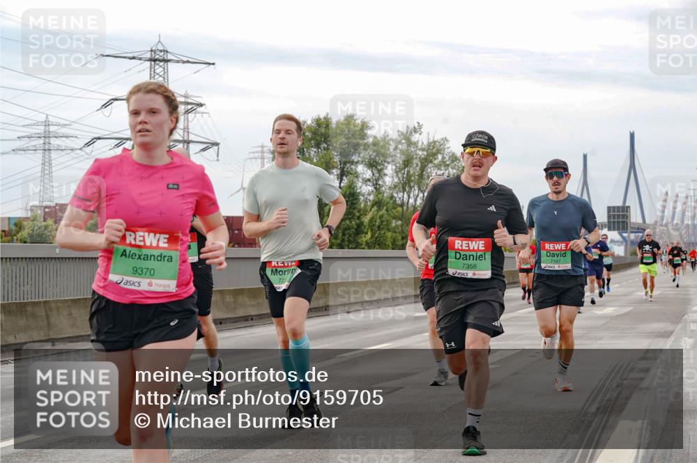 03.10.2025 - Köhlbrandbrückenlauf Michael Burmester http://msf.ph/oto/9159705 03.10.2025 15:46:51 Position 3 9370, 7356, 7187, 722 meine-sportfotos.de