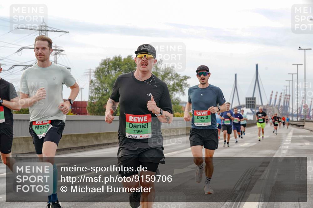 03.10.2025 - Köhlbrandbrückenlauf Michael Burmester http://msf.ph/oto/9159706 03.10.2025 15:46:52 Position 3 722, 7356, 7187 meine-sportfotos.de