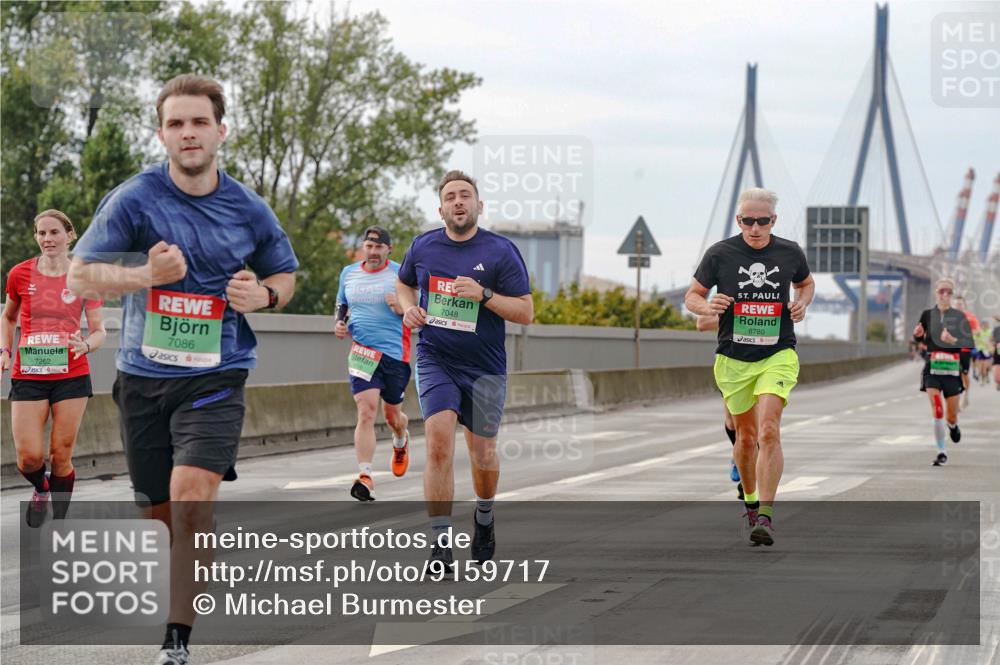 03.10.2025 - Köhlbrandbrückenlauf Michael Burmester http://msf.ph/oto/9159717 03.10.2025 15:46:57 Position 3 7048, 7262, 7086, 8780 meine-sportfotos.de