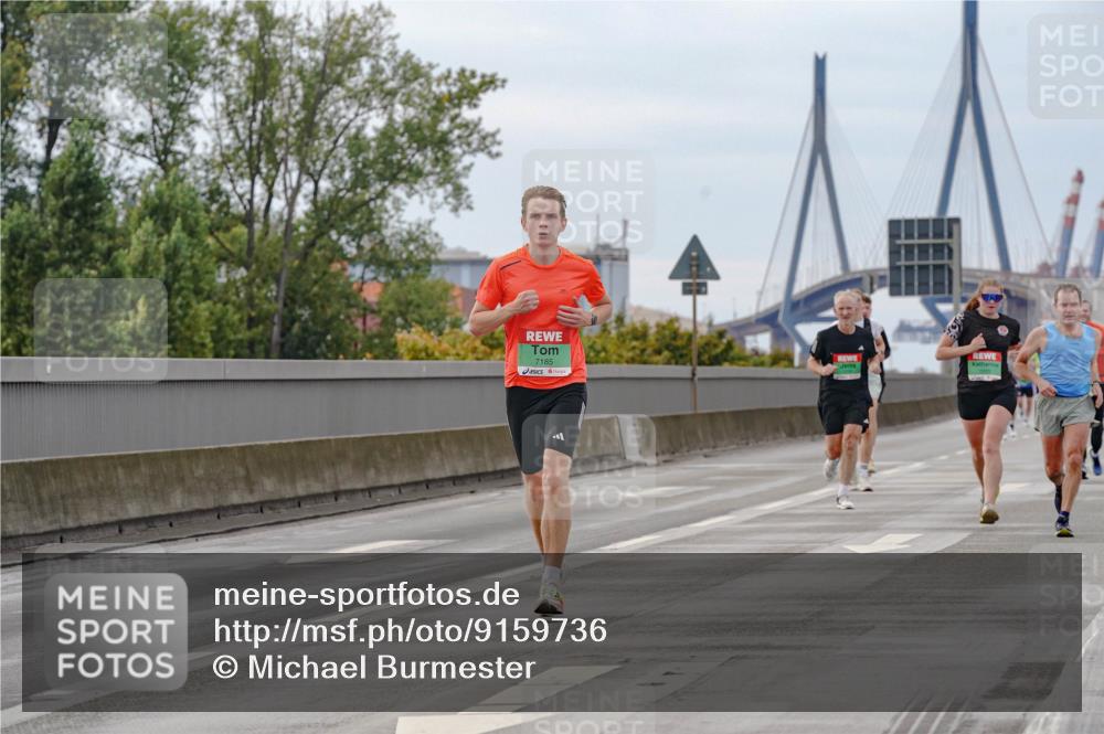03.10.2025 - Köhlbrandbrückenlauf Michael Burmester http://msf.ph/oto/9159736 03.10.2025 15:47:14 Position 3 7185 meine-sportfotos.de