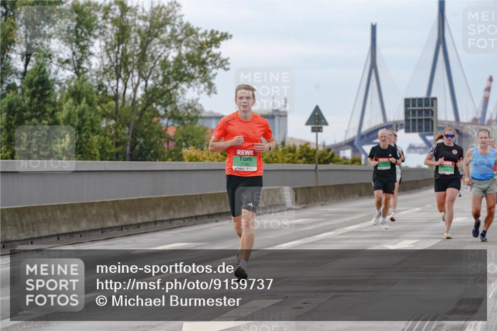 03.10.2025 - Köhlbrandbrückenlauf Michael Burmester http://msf.ph/oto/9159737 03.10.2025 15:47:14 Position 3 7185 meine-sportfotos.de