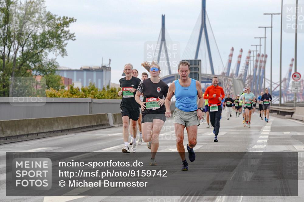 03.10.2025 - Köhlbrandbrückenlauf Michael Burmester http://msf.ph/oto/9159742 03.10.2025 15:47:18 Position 3 7276, 7233 meine-sportfotos.de