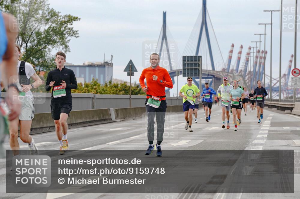 03.10.2025 - Köhlbrandbrückenlauf Michael Burmester http://msf.ph/oto/9159748 03.10.2025 15:47:24 Position 3 7202 meine-sportfotos.de