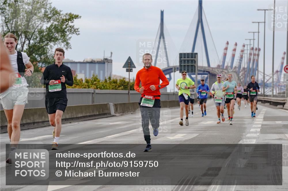 03.10.2025 - Köhlbrandbrückenlauf Michael Burmester http://msf.ph/oto/9159750 03.10.2025 15:47:24 Position 3 7496, 7202 meine-sportfotos.de