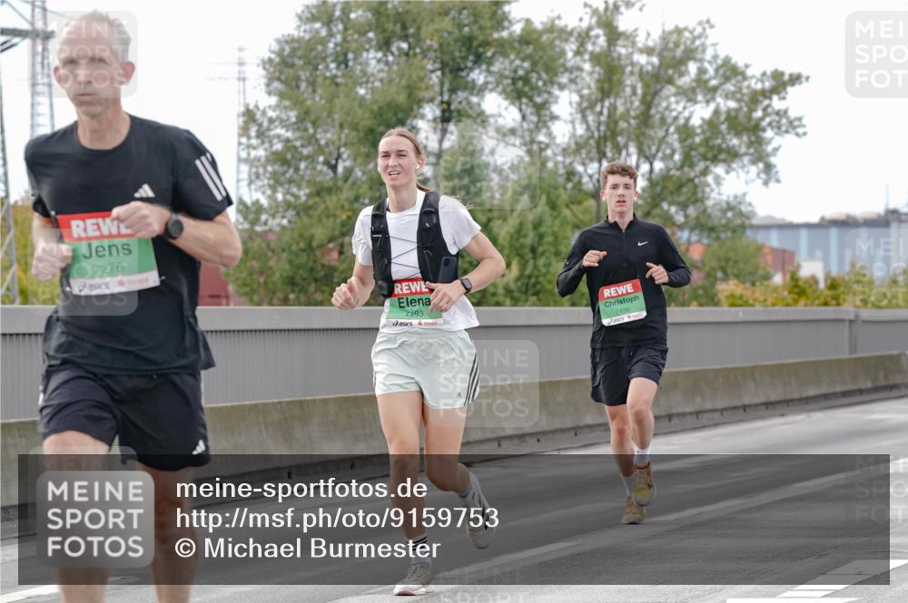 03.10.2025 - Köhlbrandbrückenlauf Michael Burmester http://msf.ph/oto/9159753 03.10.2025 15:47:25 Position 3 7276, 7193, 7496 meine-sportfotos.de