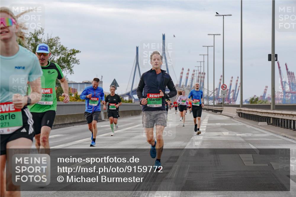03.10.2025 - Köhlbrandbrückenlauf Michael Burmester http://msf.ph/oto/9159772 03.10.2025 15:47:38 Position 3 271, 8783, 7081 meine-sportfotos.de