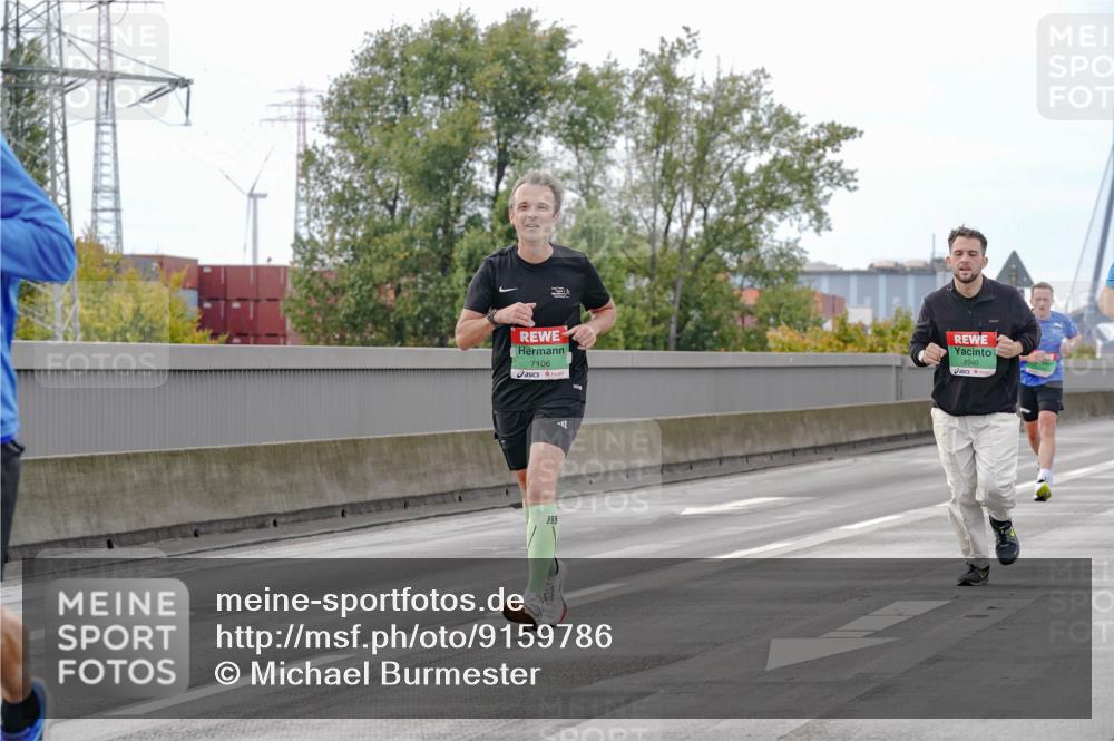 03.10.2025 - Köhlbrandbrückenlauf Michael Burmester http://msf.ph/oto/9159786 03.10.2025 15:47:43 Position 3 7106, 8940 meine-sportfotos.de
