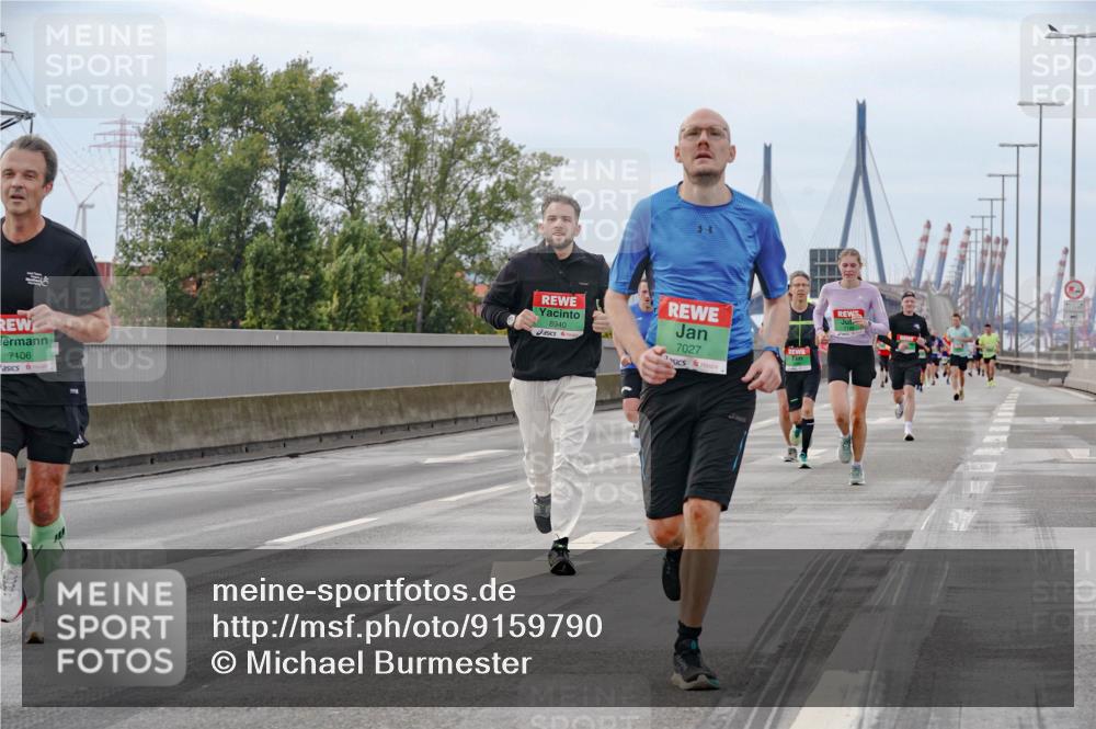 03.10.2025 - Köhlbrandbrückenlauf Michael Burmester http://msf.ph/oto/9159790 03.10.2025 15:47:45 Position 3 7406, 8940, 7027 meine-sportfotos.de